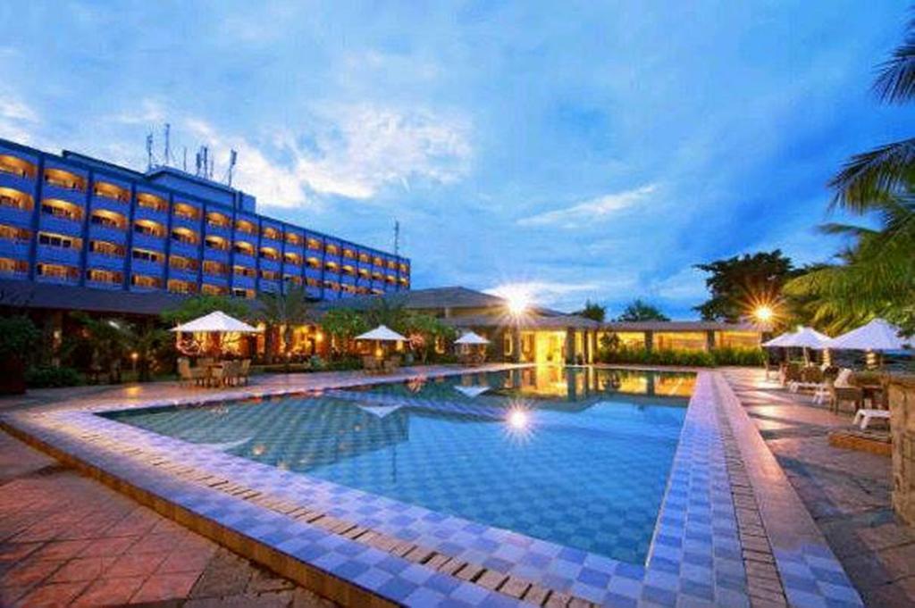 Pangeran Beach Hotel Padang  Exterior foto