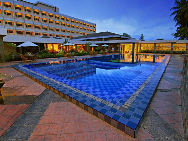 Pangeran Beach Hotel Padang  Exterior foto